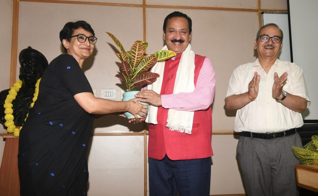 IIMC teachers and students can together write a new chapter in journalism: Prof. Dwivedi